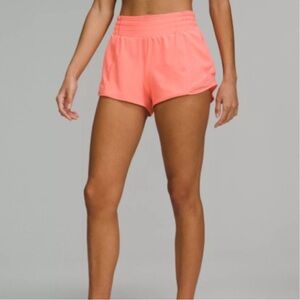 Lululemon HOTTY HOT HIGH-RISE LINED SHORT 2.5" rasberry cream